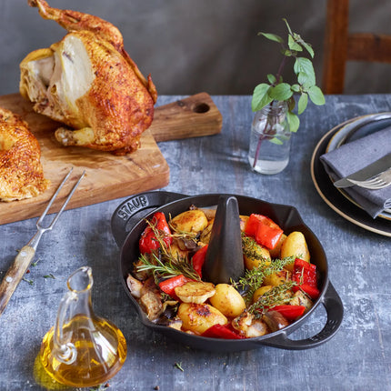 STAUB | Cast Iron Chicken Roaster – Ø 24 cm - Black - Dual Pour Spouts, Oven to 260°C