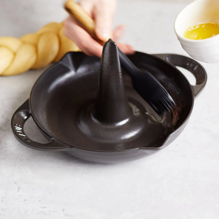 STAUB | Cast Iron Chicken Roaster – Ø 24 cm - Black - Dual Pour Spouts, Oven to 260°C