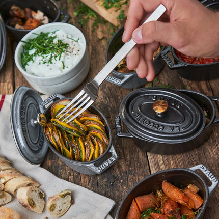STAUB | Cocotte Oval Enamelled Cast Iron Casserole Dish – 230 mm Oval – Graphite Grey