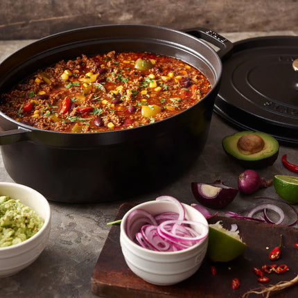 STAUB | Cocotte Oval Enamelled Cast Iron Casserole Dish – 290 mm Oval – Black