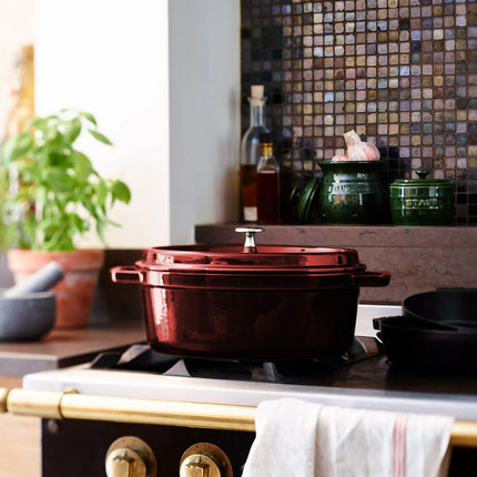 STAUB | Cocotte Oval Enamelled Cast Iron Casserole Dish – 330 mm Oval – Grenadine Red