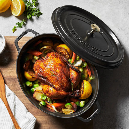 STAUB | Cocotte Oval Enamelled Cast Iron Casserole Dish – 370 mm Oval – Black