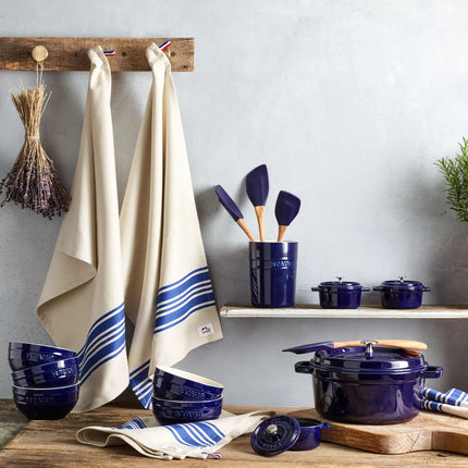 STAUB | Cocotte Round Enamelled Cast Iron Casserole Dish – Ø 200 mm – Dark Blue