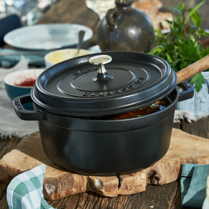 STAUB | Cocotte Round Enamelled Cast Iron Casserole Dish – Ø 300 mm – Black