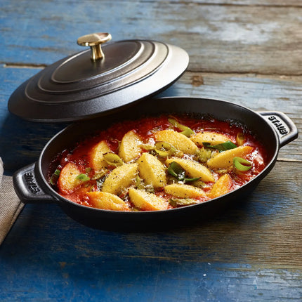 STAUB | Oval Cast Iron Casserole with Lid – 230 mm - Black - Induction, Grill & Oven