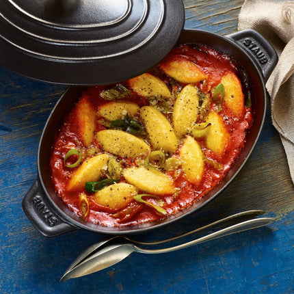 STAUB | Oval Cast Iron Casserole with Lid – 230 mm - Black - Induction, Grill & Oven