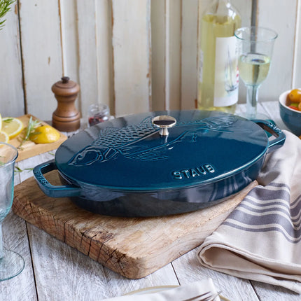 STAUB | Oval Cast Iron Casserole with Lid – 330 mm - Black - Induction, Grill & Oven
