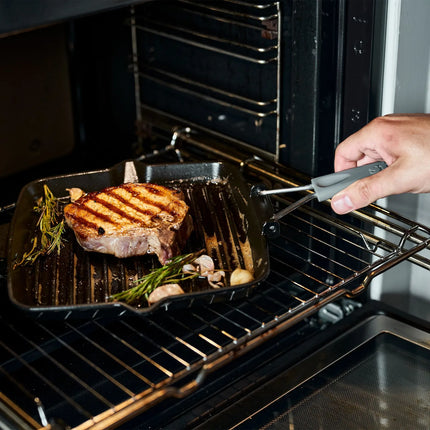 STAUB | Pure Grill Square Cast Iron Grill Pan – 24x24 cm - Black - Spout & Folding Silicone Handle
