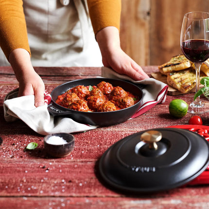 STAUB | Round Cast Iron Casserole with Lid – Ø 20 cm - Black