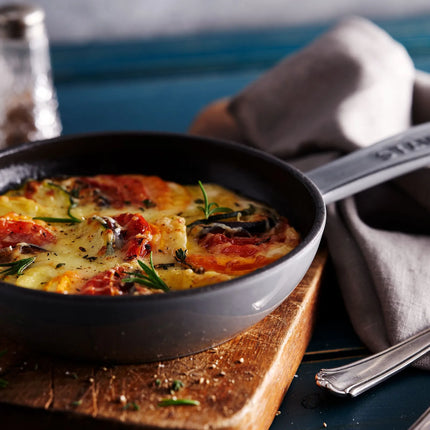 STAUB| Round Enameled Cast Iron Skillet – Ø 16 cm - Rustic Graphite Grey, No Pour Spout