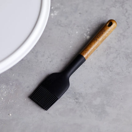 STAUB | Silicone Pastry & Basting Brush 22 cm – Black - Acacia Wood Handle - Non-Stick Safe
