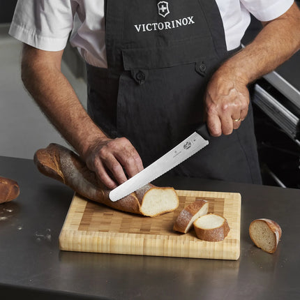 VICTORINOX | Fibrox Bread & Pastry Knife – Serrated Edge - 26 cm Blade - Black Handle