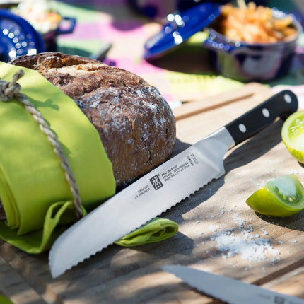 ZWILLING | Bread Knife – Serrated Edge - 200 mm - Made in Germany