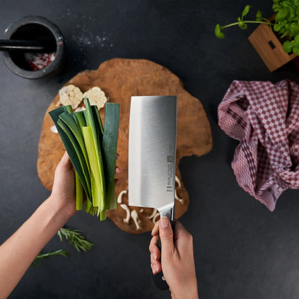 ZWILLING | Pro Chinese Chef’s Knife – FRIODUR® Ice‑Hardened - 180 mm - Made in Germany
